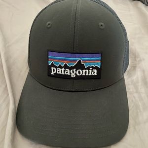 Patagucci snap back